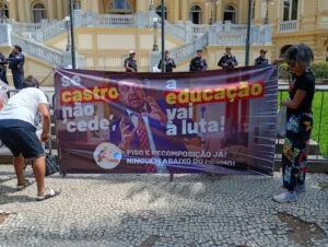 ATO PELA RECOMPOSIÇÃO SALARIAL, SILÊNCIO DO GOVERNADOR: A GREVE VEM AÍ