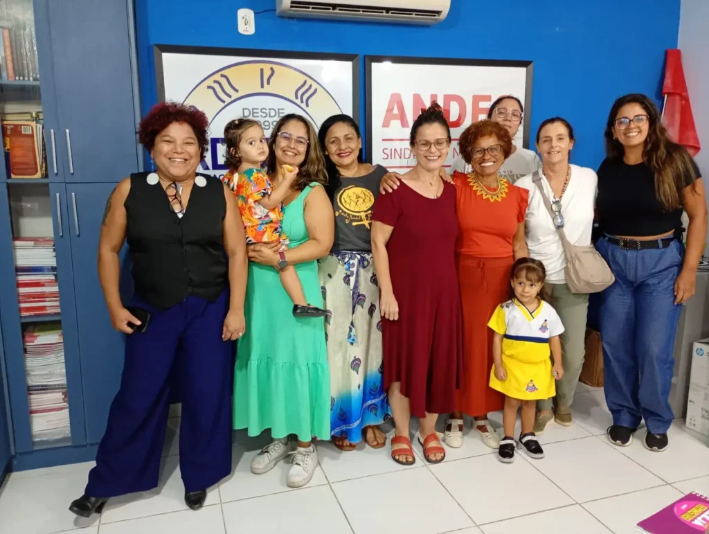 RODA DA CONVERSA NA ADUENF DEBATE FEMINICÍDIO E VIOLÊNCIA DE GÊNERO