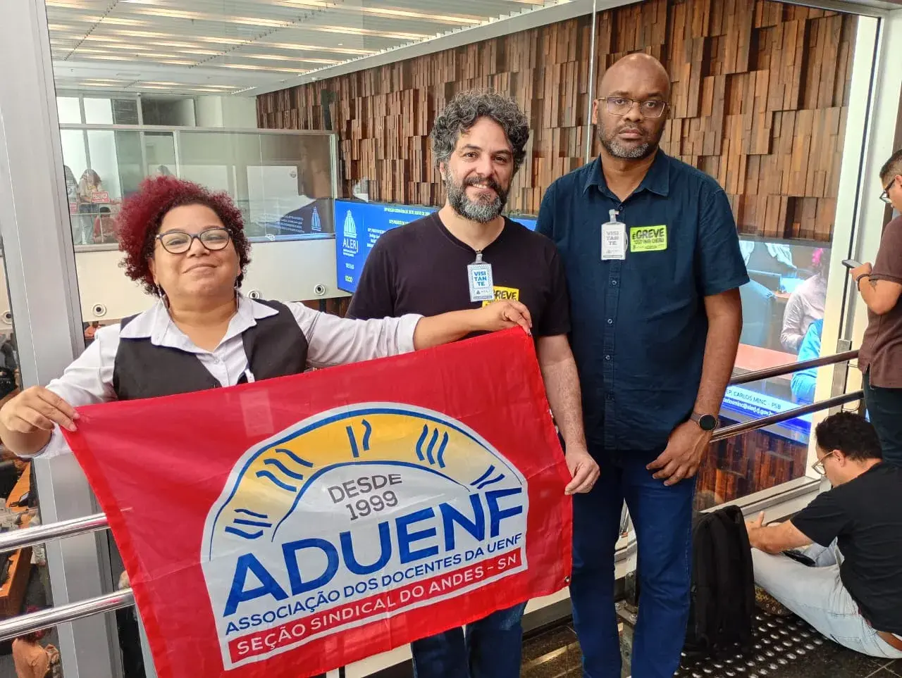 APÓS MOBILIZAÇÃO DA ADUENF, ALERJ APROVA PROJETO DE LEI QUE REINSTITUI OS TRIÊNIOS