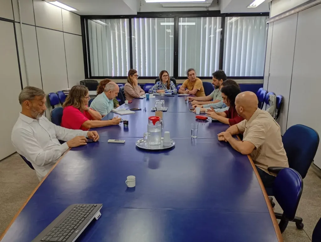 EM REUNIÃO COM A REITORIA, ADUENF AVANÇA NA LUTA PELO TERÇO DE FÉRIAS