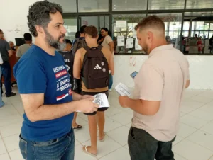 ADUENF PARTICIPA DE PANFLETAGEM CONTRA O FASCISMO E “BOLSONARO NUNCA MAIS”